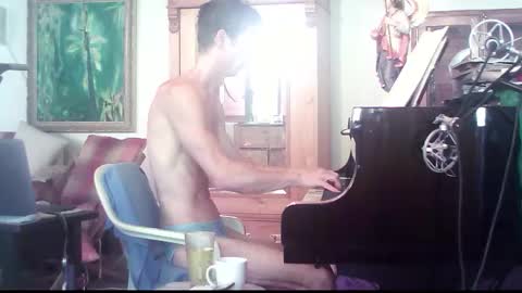 Snapshot of twoforallprivate chatting on 12-14-25, 04:23 TobeBritta online show from 12-14-25, 04:23