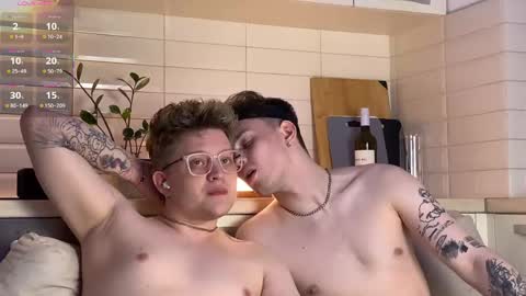 Snapshot of twoguyspleasure chatting on 06-08-26, 06:08 Noah blonde and Josh dark hair Nike guy online show from 06-08-26, 06:08
