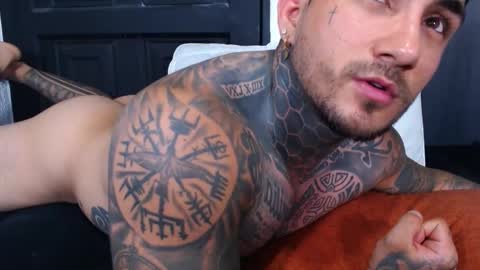 Snapshot of twonaugthy77 chatting on 03-02-25, 06:05 Angel online show from 03-02-25, 06:05