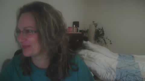 Snapshot of twonix chatting on 11-21-25, 04:49 twonix online show from 11-21-25, 04:49