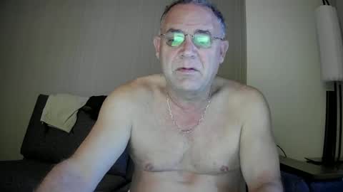 Snapshot of twopeopleinlove chatting on 11-03-25, 02:29 Twopeopleinlove online show from 11-03-25, 02:29