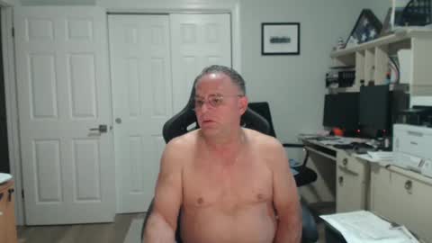 Snapshot of twopeopleinlove chatting on 11-24-25, 10:37 Twopeopleinlove online show from 11-24-25, 10:37