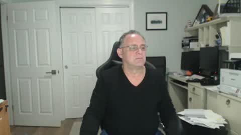 Snapshot of twopeopleinlove chatting on 01-06-26, 11:36 Twopeopleinlove online show from 01-06-26, 11:36