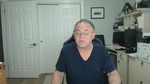 Snapshot of twopeopleinlove chatting on 01-09-26, 11:13 Twopeopleinlove online show from 01-09-26, 11:13