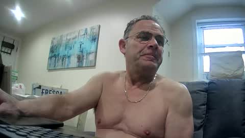 Snapshot of twopeopleinlove chatting on 01-18-26, 01:59 Twopeopleinlove online show from 01-18-26, 01:59