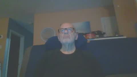 Snapshot of twstone chatting on 02-03-25, 02:36 twstone online show from 02-03-25, 02:36