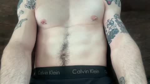 Snapshot of twunkymikey chatting on 05-09-26, 01:22 twunkymikey online show from 05-09-26, 01:22