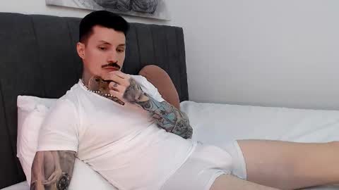 Snapshot of tyagodoll chatting on 12-17-25, 06:14 tyagodoll online show from 12-17-25, 06:14