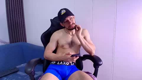 Snapshot of tyagoroberts chatting on 11-21-25, 01:54 Tyago online show from 11-21-25, 01:54