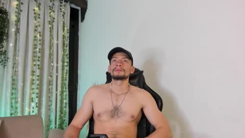 Snapshot of tyagoroberts chatting on 12-02-25, 04:29 Tyago online show from 12-02-25, 04:29