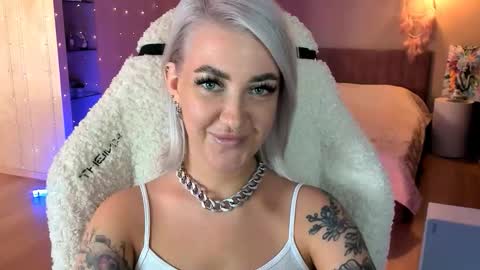 Miley online show from 10-25-25, 11:29