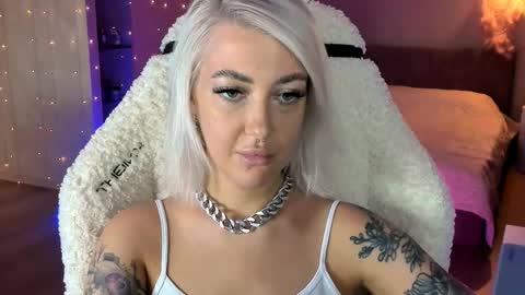 Miley online show from 11-01-25, 11:12