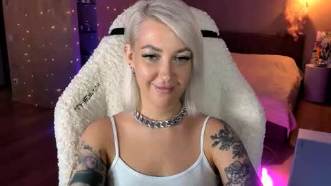 Miley online show from 11-09-25, 11:30