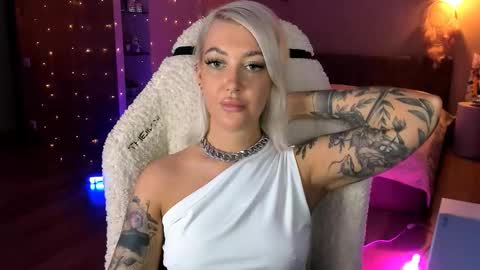 Miley online show from 11-12-25, 03:12