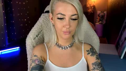 Miley online show from 03-11-26, 01:28