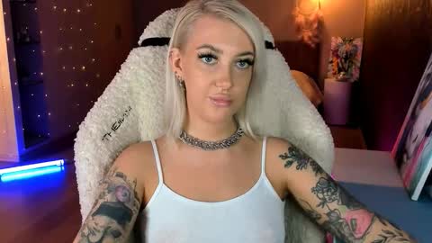 Miley online show from 03-12-26, 12:22