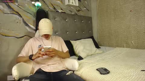 Snapshot of tyl3r_coop3r chatting on 11-02-25, 03:20 tyl3r_coop3r online show from 11-02-25, 03:20