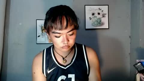 Snapshot of tyla_23 chatting on 06-08-26, 02:12 Tyla online show from 06-08-26, 02:12