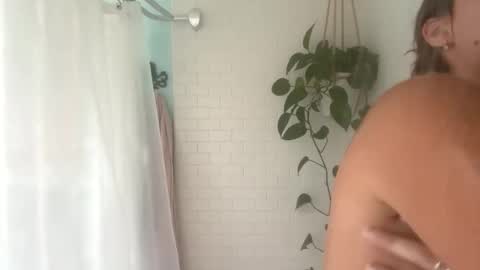 Snapshot of tylababyy chatting on 10-27-25, 04:11 tylababyy online show from 10-27-25, 04:11