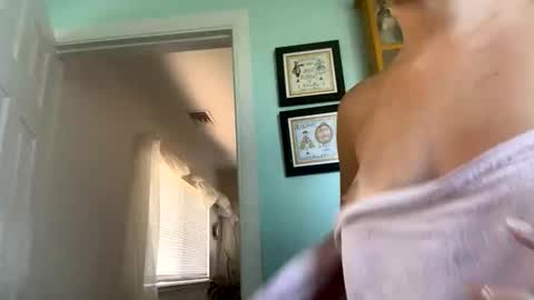 Snapshot of tylababyy chatting on 11-23-25, 05:13 tylababyy online show from 11-23-25, 05:13