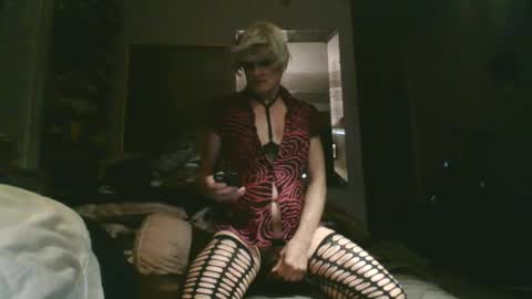 Snapshot of tyler2wo chatting on 03-09-25, 02:29 tyler2wo online show from 03-09-25, 02:29