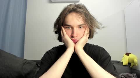 Snapshot of tyler__johnson chatting on 02-04-25, 01:23 Tyler johnson online show from 02-04-25, 01:23