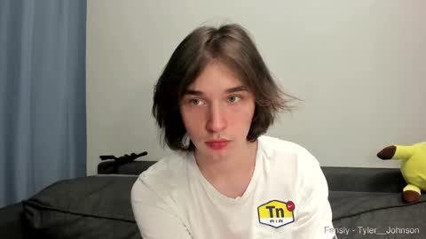 Snapshot of tyler__johnson chatting on 02-05-25, 02:19 Tyler johnson online show from 02-05-25, 02:19