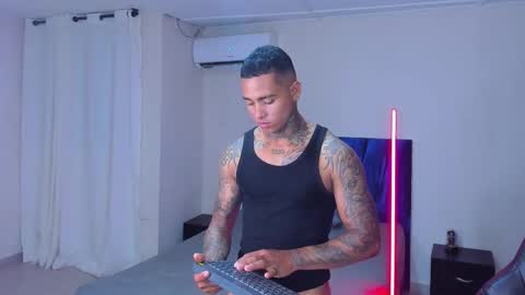 tyler_bell_ online show from 03-28-26, 04:12