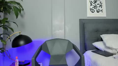 Tyler Fox online show from 06-16-26, 09:17