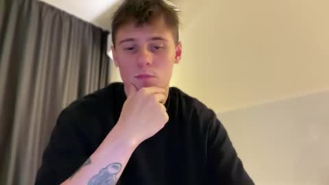 Snapshot of tyler_garrner chatting on 10-19-25, 08:42 tyler_garrner online show from 10-19-25, 08:42