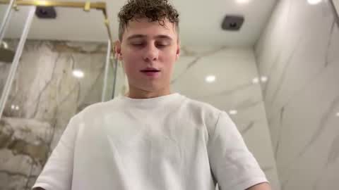 Snapshot of tyler_garrner chatting on 11-26-25, 05:30 tyler_garrner online show from 11-26-25, 05:30