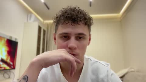 Snapshot of tyler_garrner chatting on 11-28-25, 04:31 tyler_garrner online show from 11-28-25, 04:31