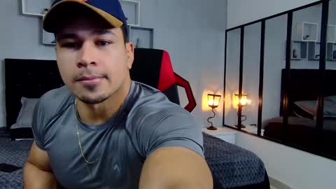 tyler_hank1 online show from 12-06-24, 10:05