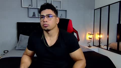 tyler_hank1 online show from 01-10-25, 11:11