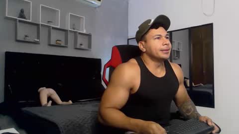 tyler_hank1 online show from 09-20-25, 11:22