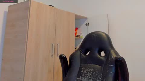     online show from 02-07-25, 04:03