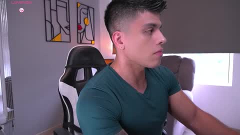 Snapshot of tyler_muscle chatting on 01-14-26, 07:41 David online show from 01-14-26, 07:41