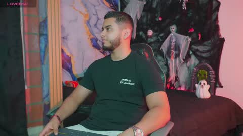 Snapshot of tyler_price01 chatting on 10-22-25, 10:09 Tyler online show from 10-22-25, 10:09