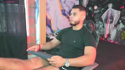 Snapshot of tyler_price01 chatting on 10-26-25, 04:46 Tyler online show from 10-26-25, 04:46