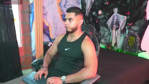 Snapshot of tyler_price01 chatting on 10-29-25, 08:43 Tyler online show from 10-29-25, 08:43