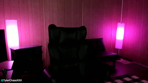 Snapshot of tylerchasexxx chatting on 03-27-26, 12:27 Tyler Chase online show from 03-27-26, 12:27