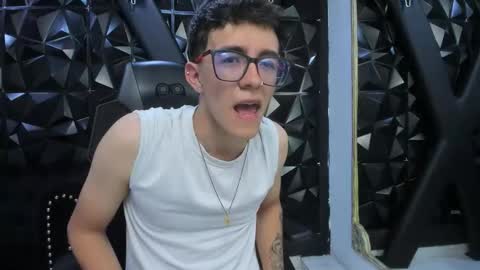 Snapshot of tylercross_ chatting on 03-10-26, 08:47 Tyler online show from 03-10-26, 08:47