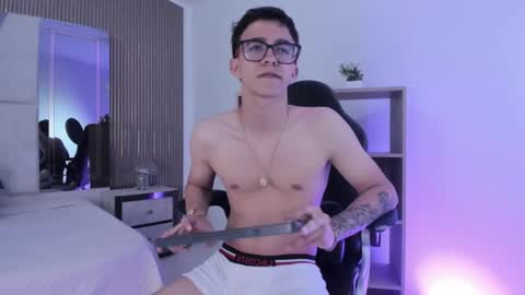 Snapshot of tylercross_ chatting on 03-11-26, 09:54 Tyler online show from 03-11-26, 09:54