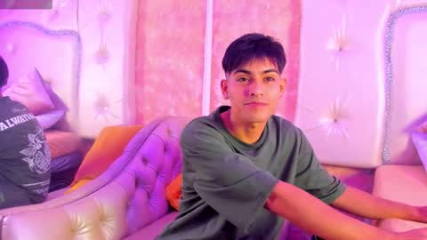 Snapshot of tylercruz__ chatting on 03-30-26, 02:07 Tyler online show from 03-30-26, 02:07