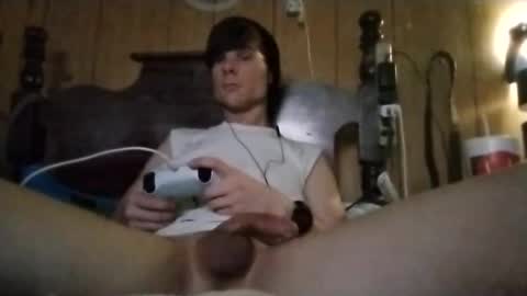 Snapshot of tylerlee199169 chatting on 11-19-25, 04:29 Tyler online show from 11-19-25, 04:29