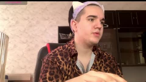 Tyler online show from 04-05-26, 10:12