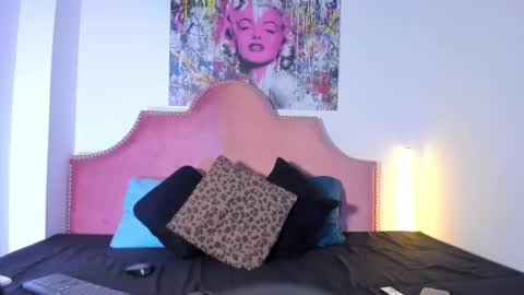 Snapshot of tyra_honey chatting on 07-10-26, 09:50 Tyra pretty Honey online show from 07-10-26, 09:50