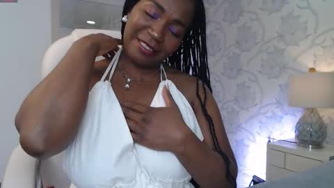 Snapshot of tyrafox_ chatting on 12-15-25, 08:35 tyrafox online show from 12-15-25, 08:35