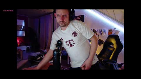 Snapshot of tyran28111984 chatting on 03-02-25, 02:19 Sascha online show from 03-02-25, 02:19