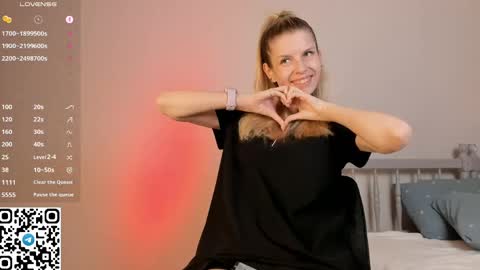 Snapshot of tyty_pupu chatting on 05-19-26, 06:36 Christine 3 Next broadcast tomorrow at 2100 GMT 5 online show from 05-19-26, 06:36